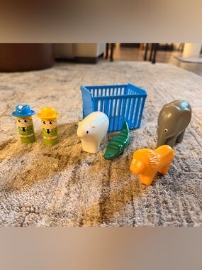 1990s Fisher-Price Safari Animal Set with zookeepers